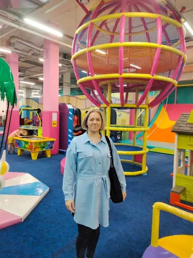 Меня зовут Екатерина, являюсь студенткой второго курса ОСЭК юридической специальности.